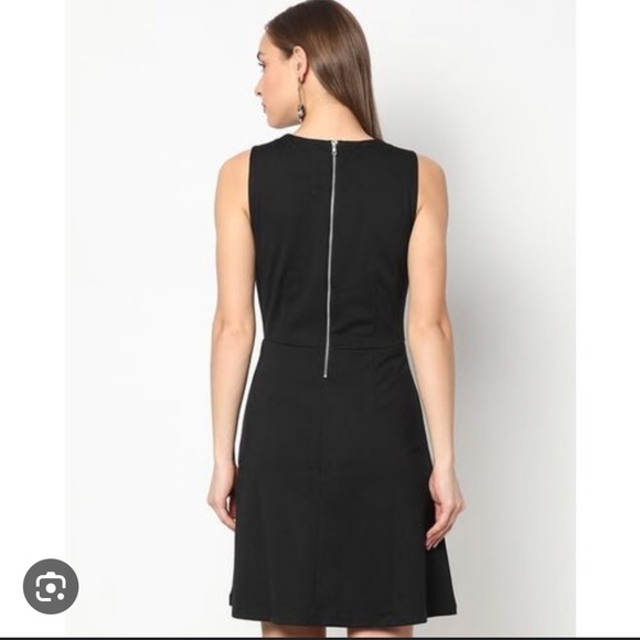 GAP Dress - Picture 2 of 5